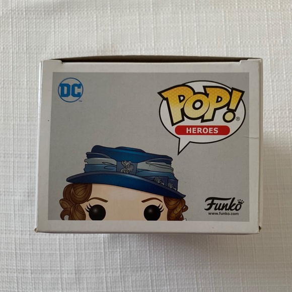 ❌SOLD❌ Wonder Woman | Etta Candy - Picture 5 of 6